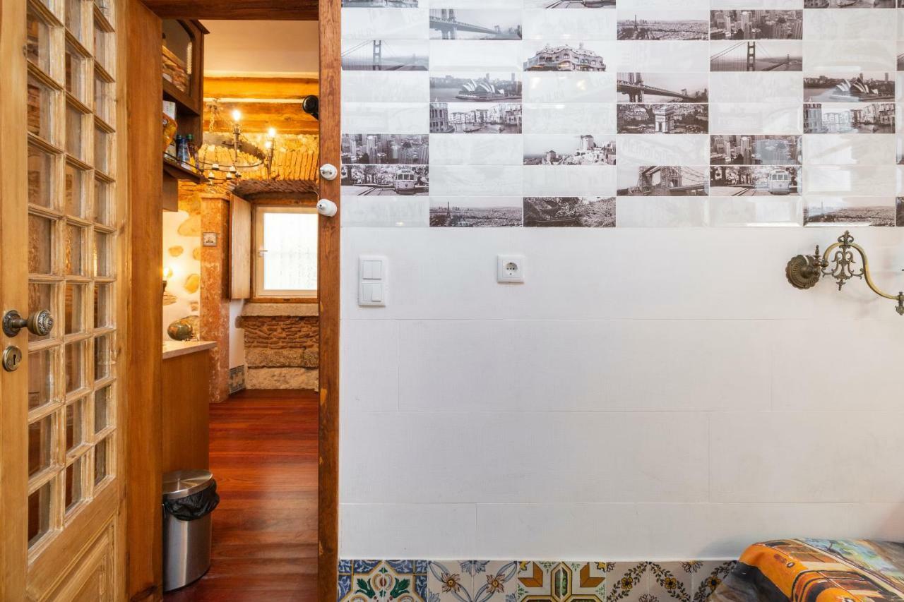 Romantic Medieval Apartment Lisbon Exterior photo